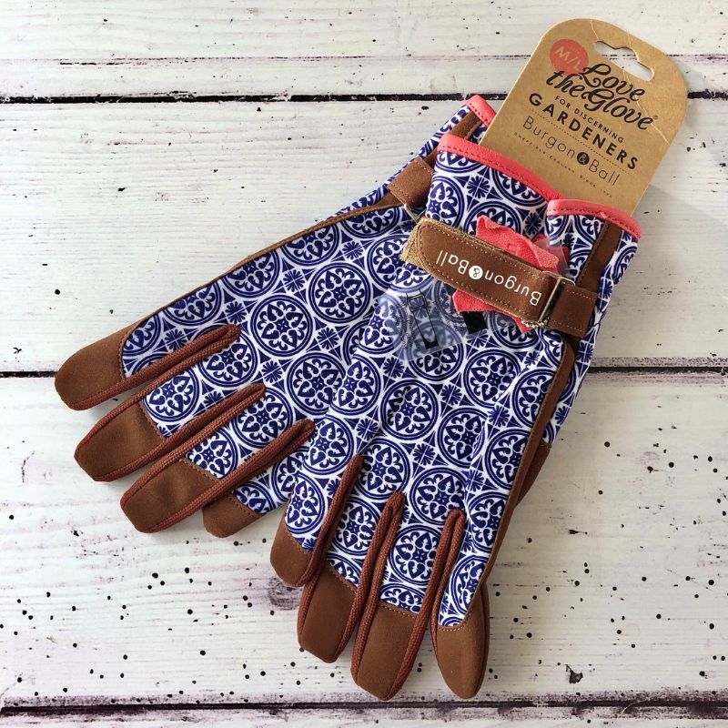 womens blue patterned gardening gloves